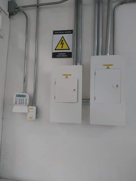 Trabajo eléctrico profesional Bogotá